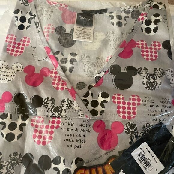 Disney Minnie Pink and Black Scrub Top Women’s Large New - Picture 2 of 12